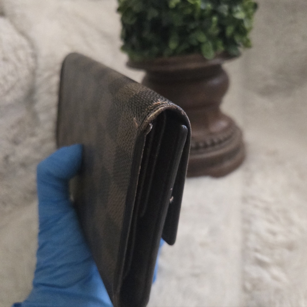 🤎 Louis Vuitton Damier Ebene Sarah Wallet 🤎 - Picture 5 of 14